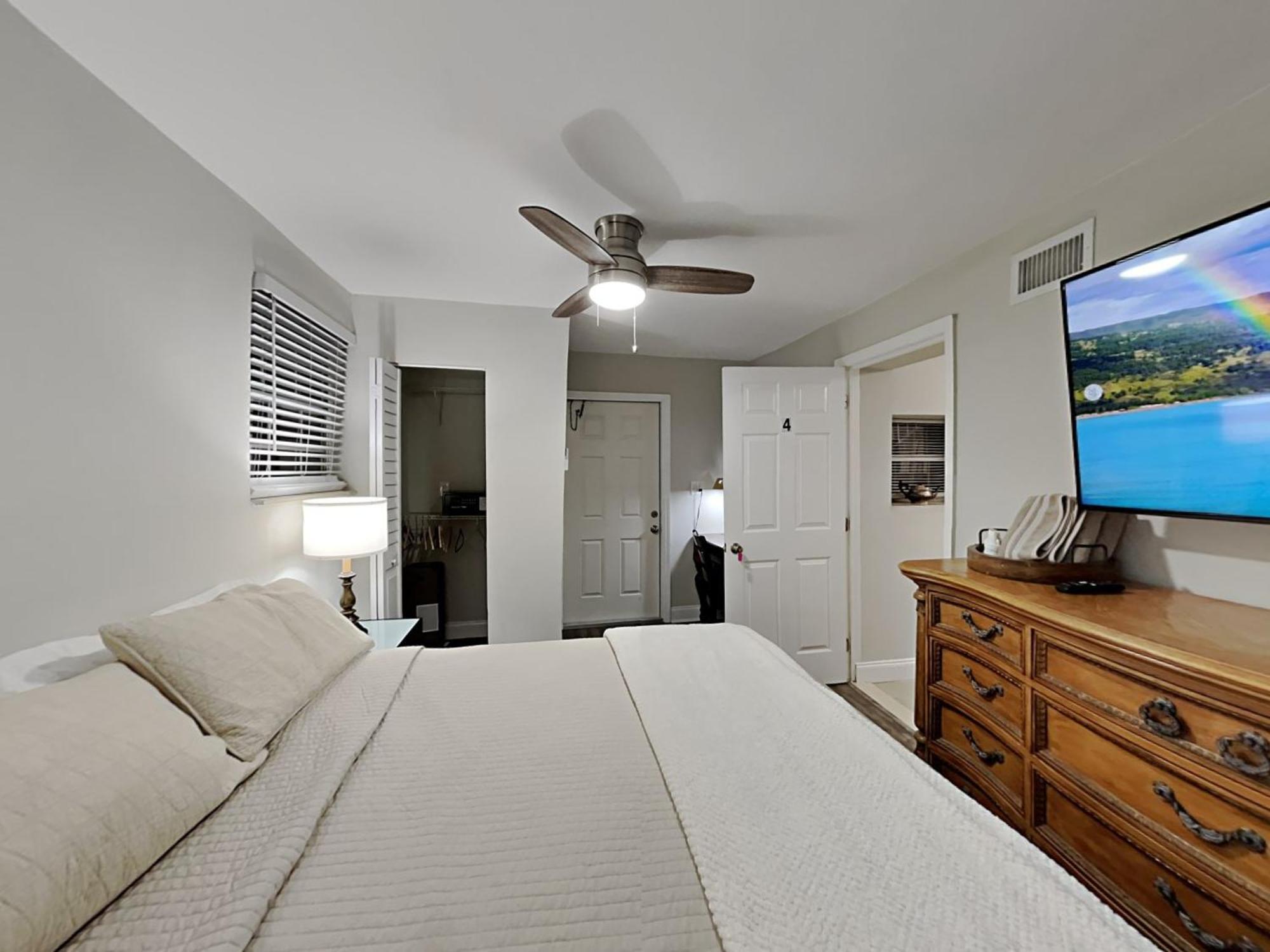 Private Rooms At Miami Centrally Located With Free Parking Exterior photo